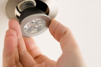 Installation of free LED bulbs from the government Mobile