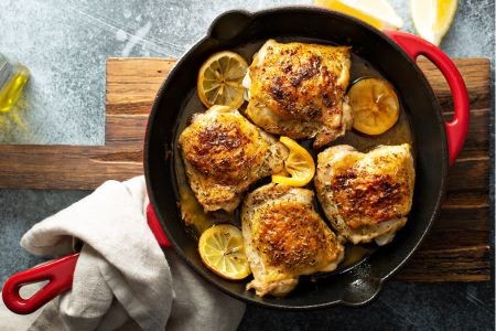 Chicken, lemon and pest in a pan